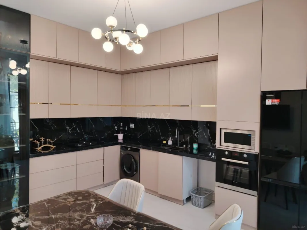 Satılır 6 otaqlı həyət evi 300 m²