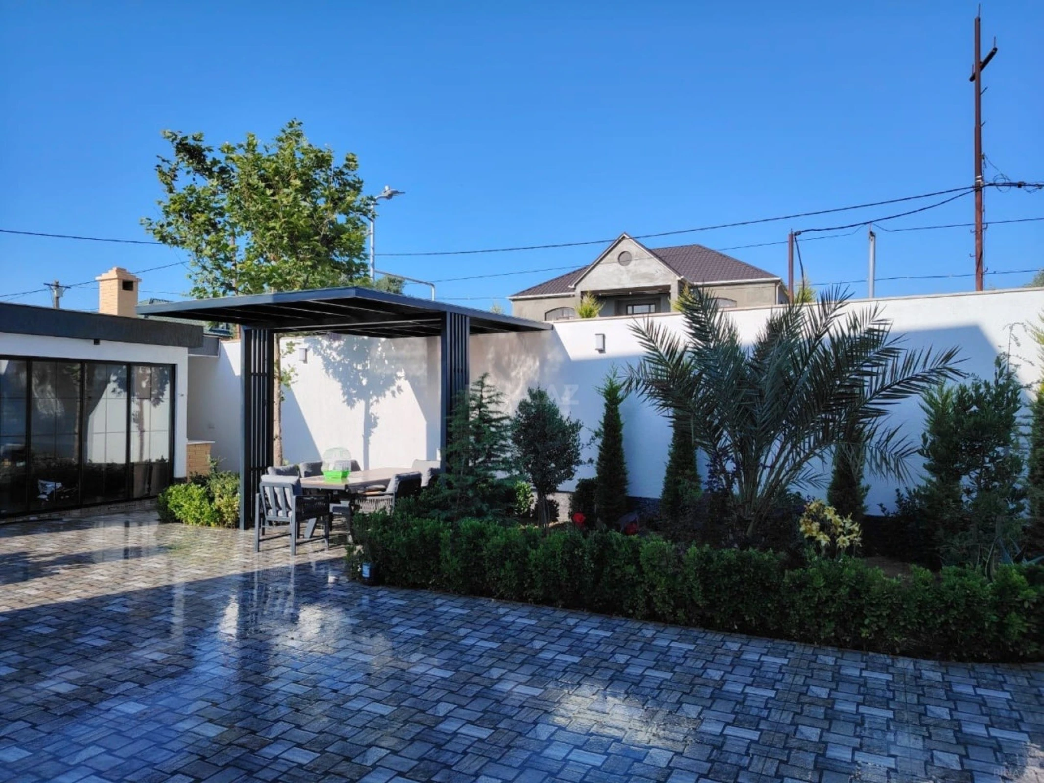 Satılır 6 otaqlı həyət evi 300 m²