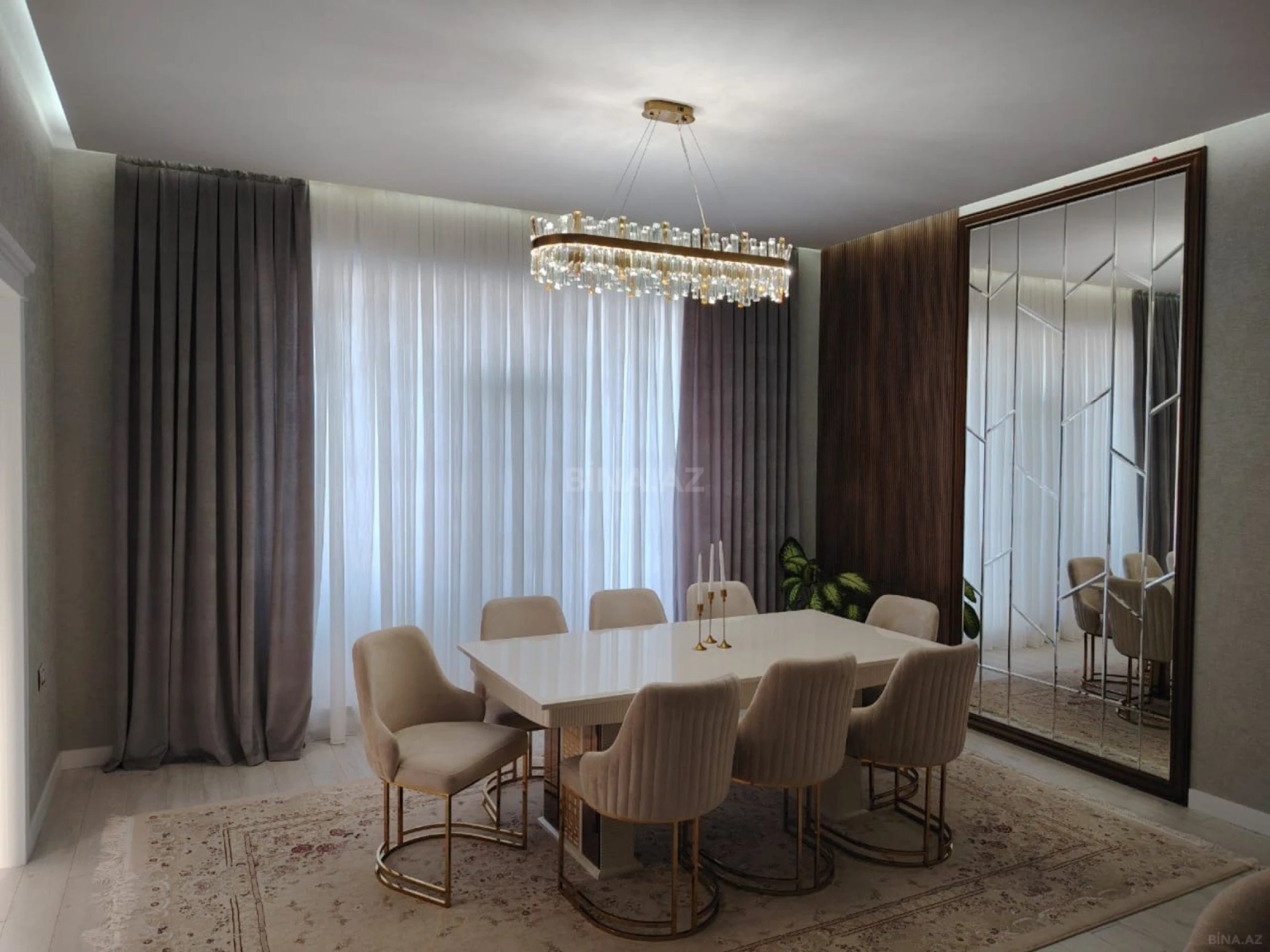 Satılır 6 otaqlı həyət evi 300 m²