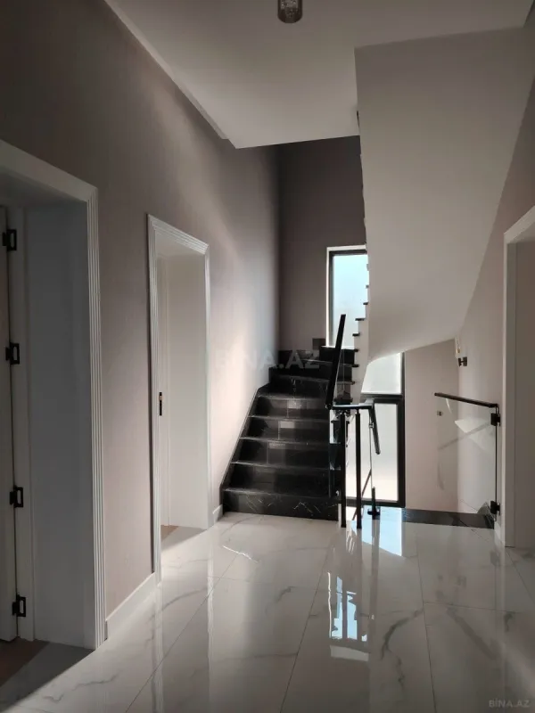 Satılır 6 otaqlı həyət evi 300 m²