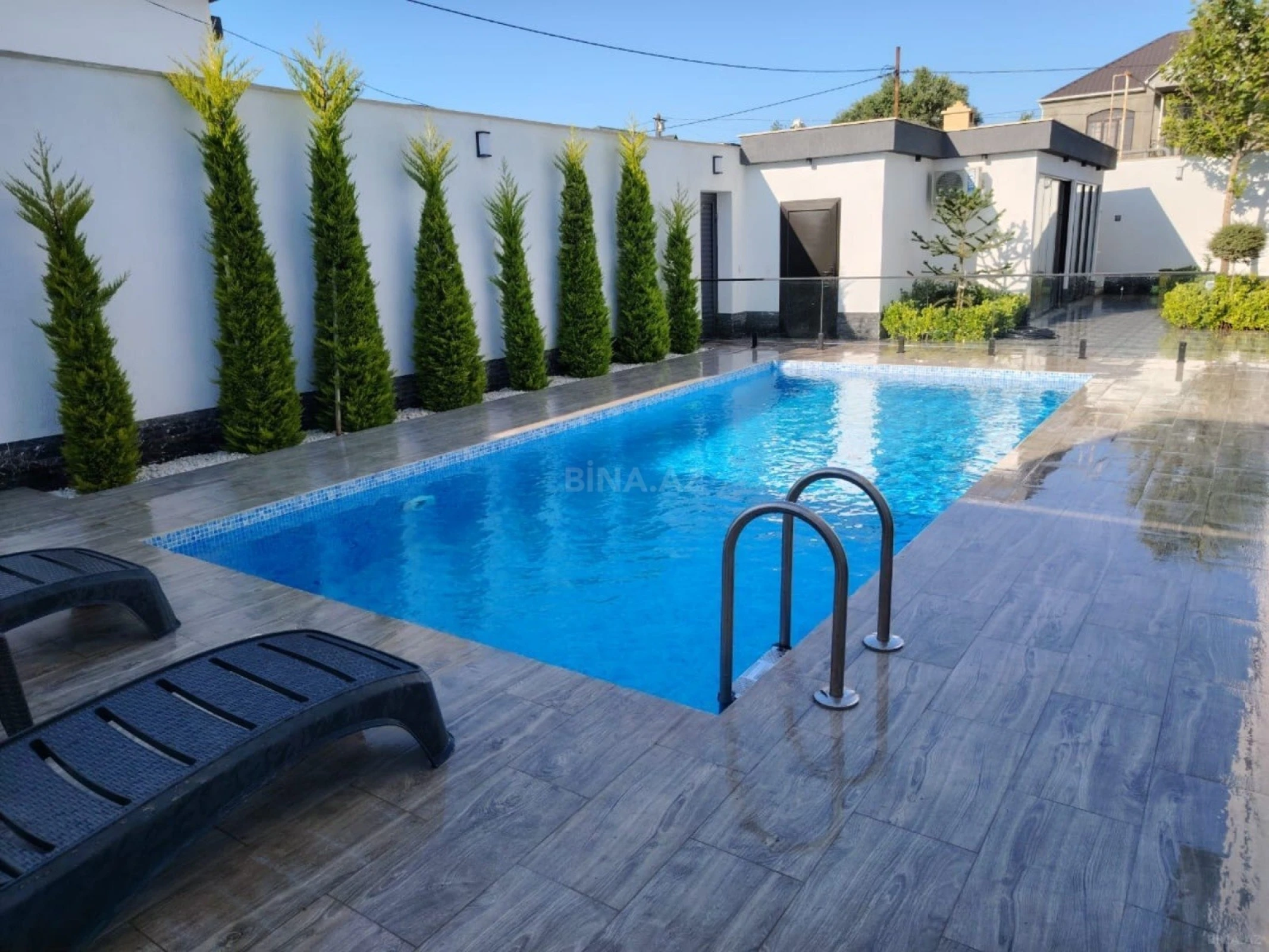 Satılır 6 otaqlı həyət evi 300 m²