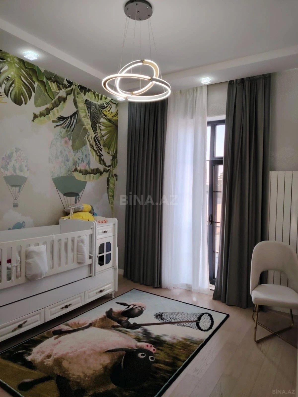 Satılır 6 otaqlı həyət evi 300 m²
