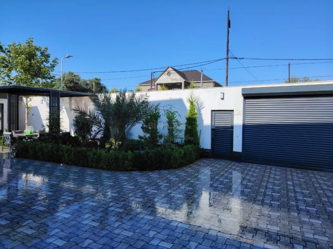 Satılır 6 otaqlı həyət evi 300 m²
