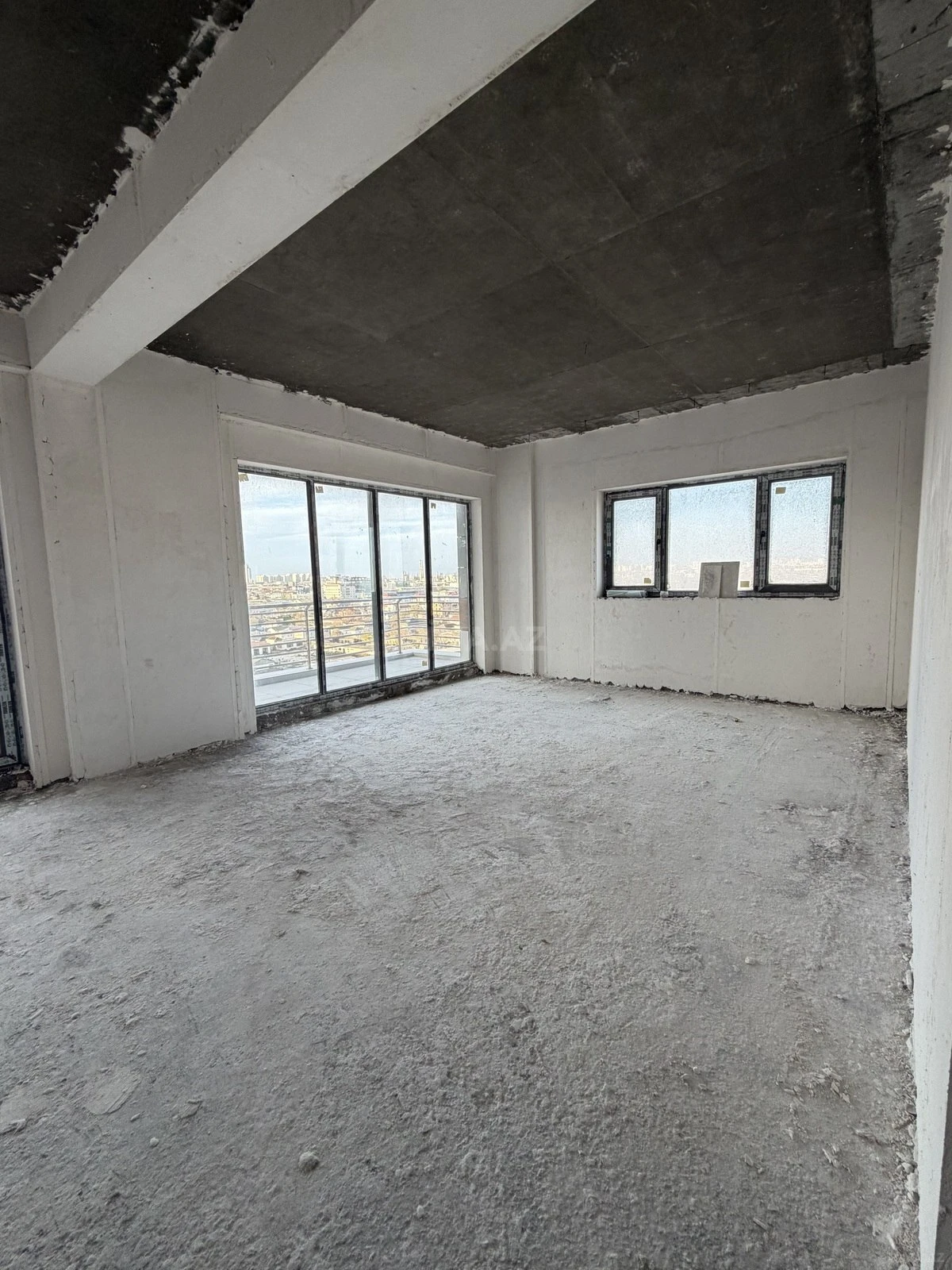 Satılır 3 otaqlı mənzil 157 m²