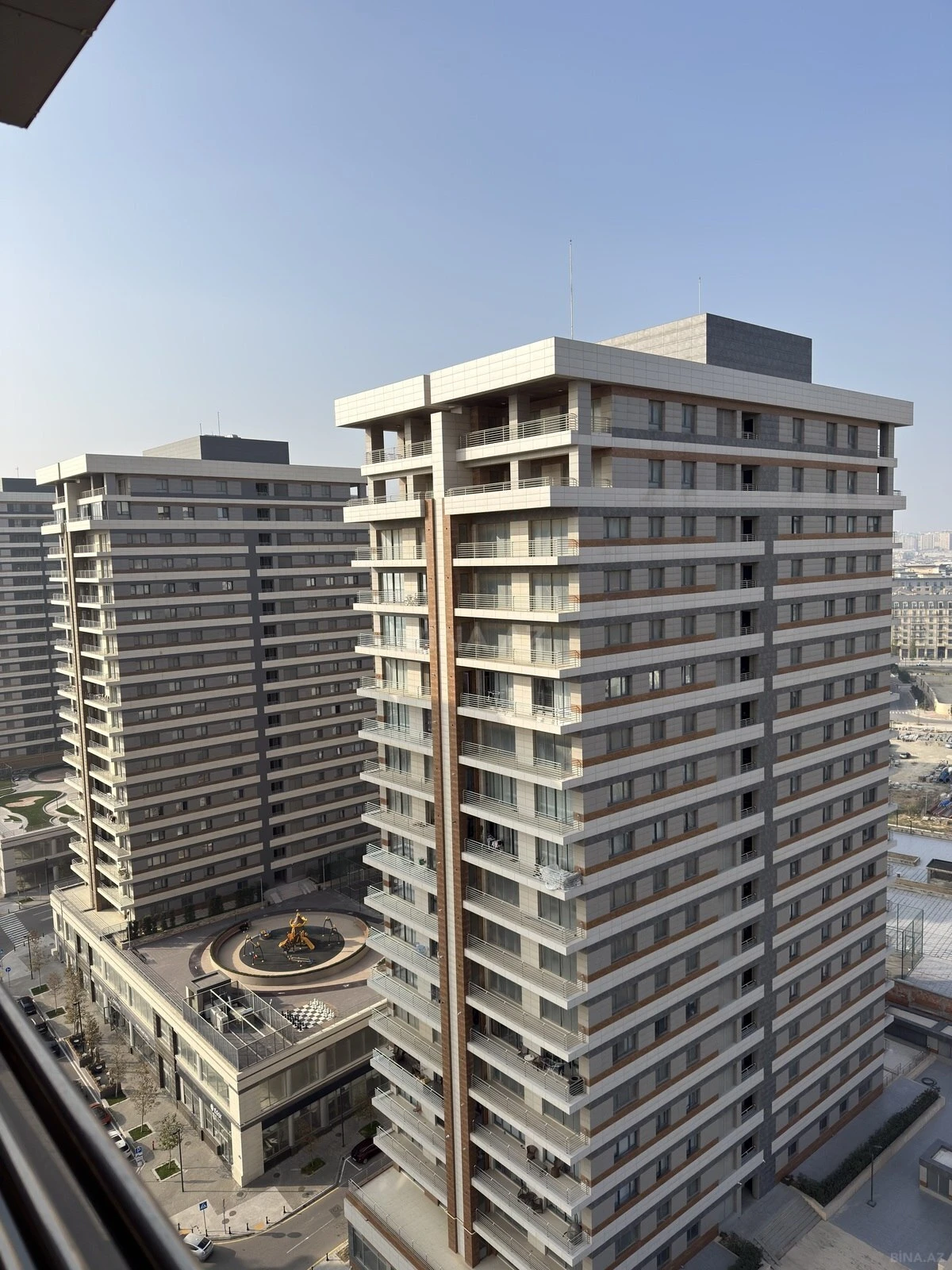 Satılır 3 otaqlı mənzil 157 m²