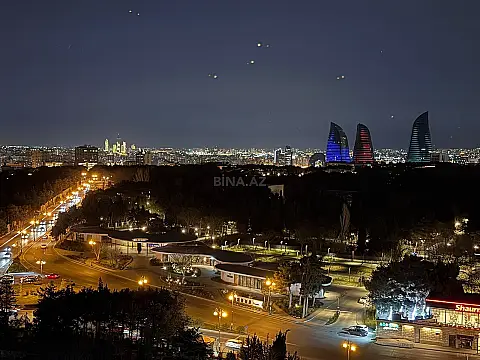 Satılır 3 otaqlı mənzil 136 m²