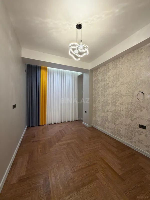 Satılır 3 otaqlı mənzil 136 m²