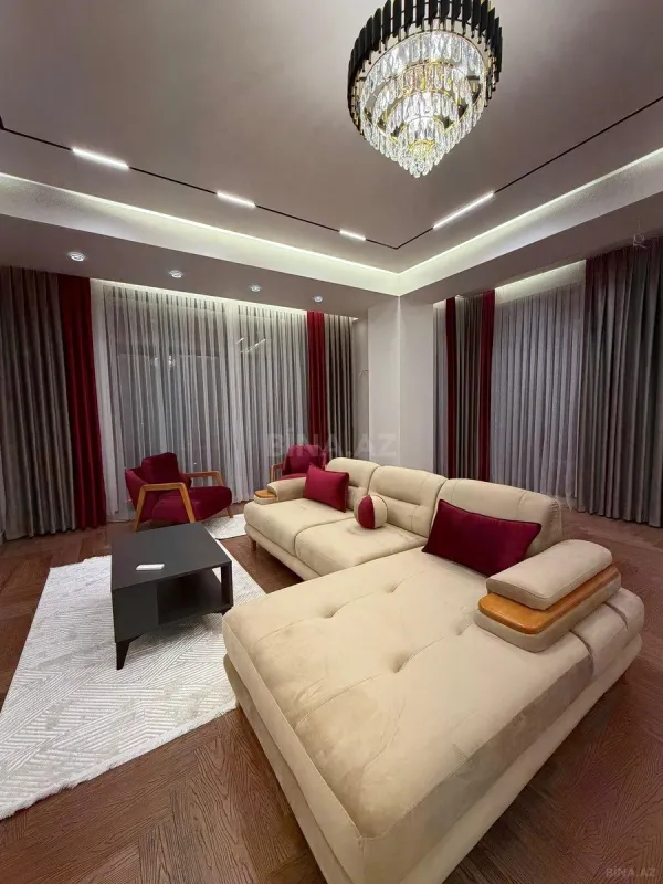 Satılır 3 otaqlı mənzil 136 m²