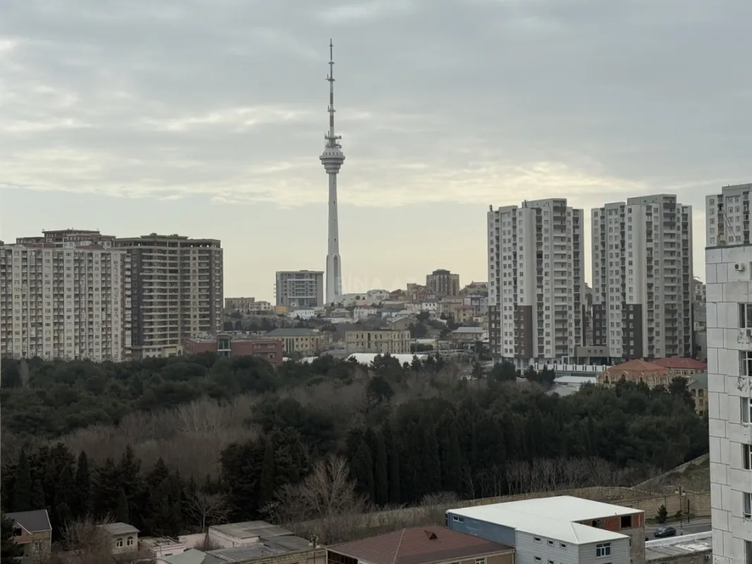 Satılır 3 otaqlı mənzil 136 m²