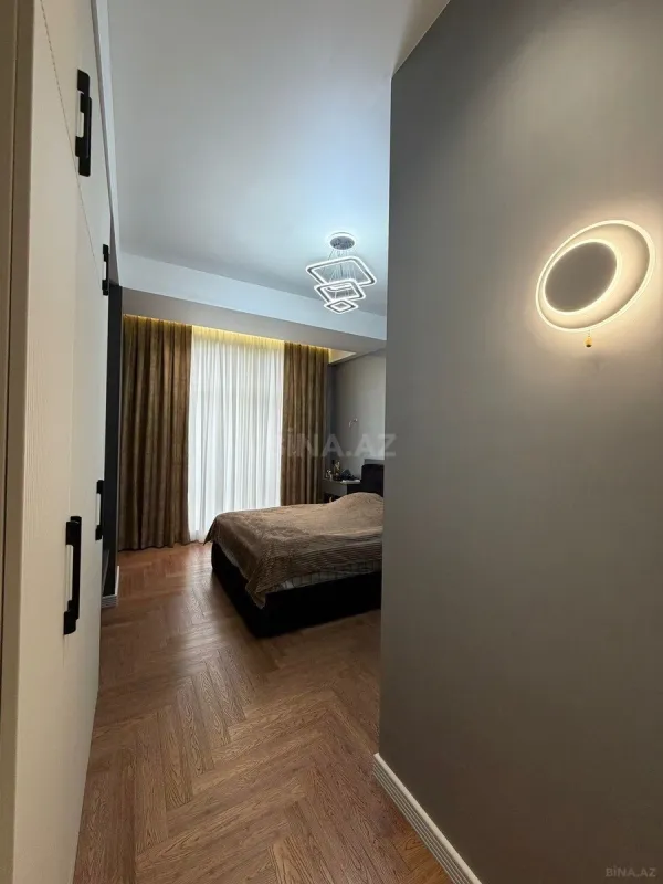 Satılır 3 otaqlı mənzil 136 m²
