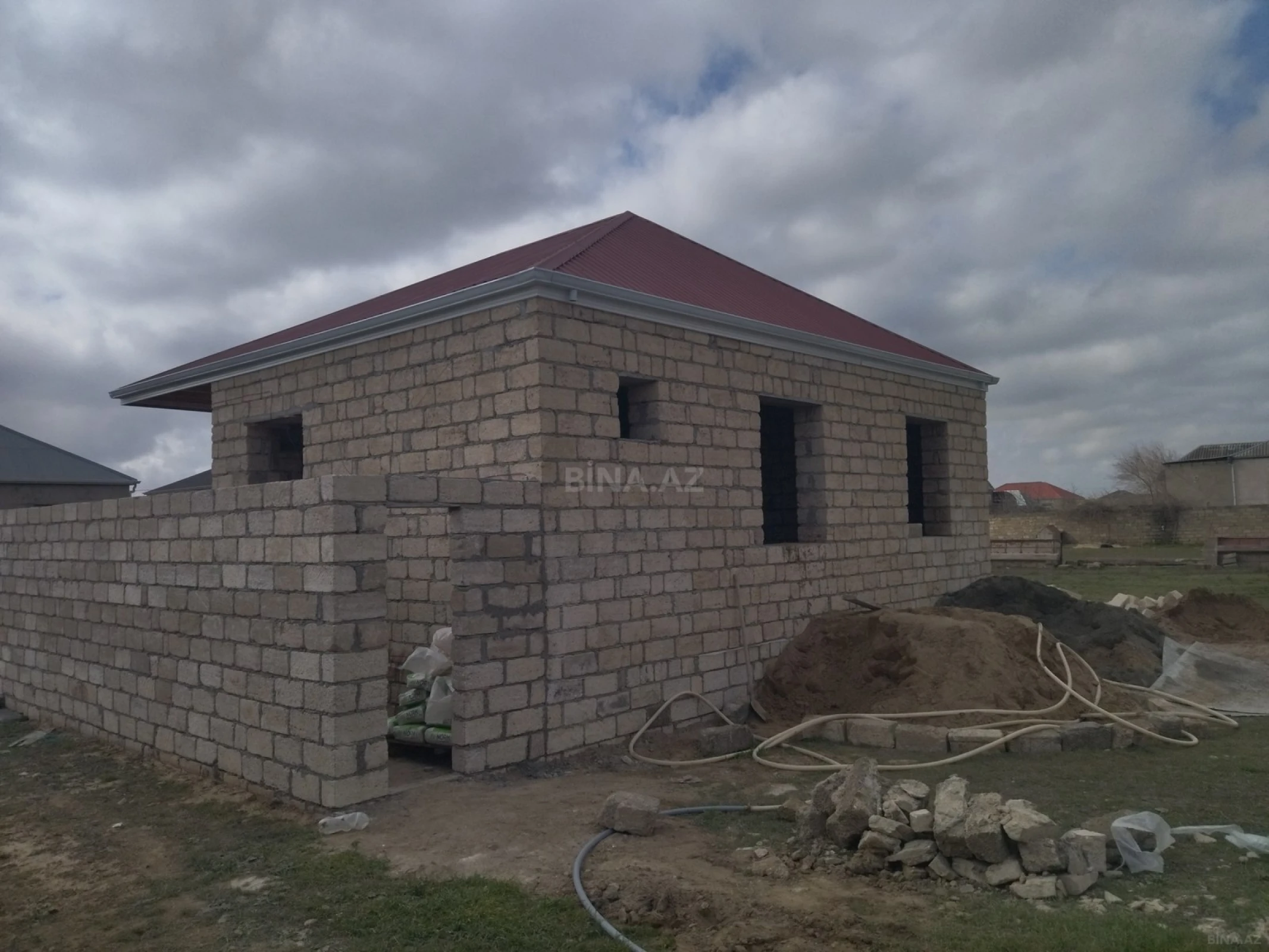 Satılır 3 otaqlı həyət evi 75 m²