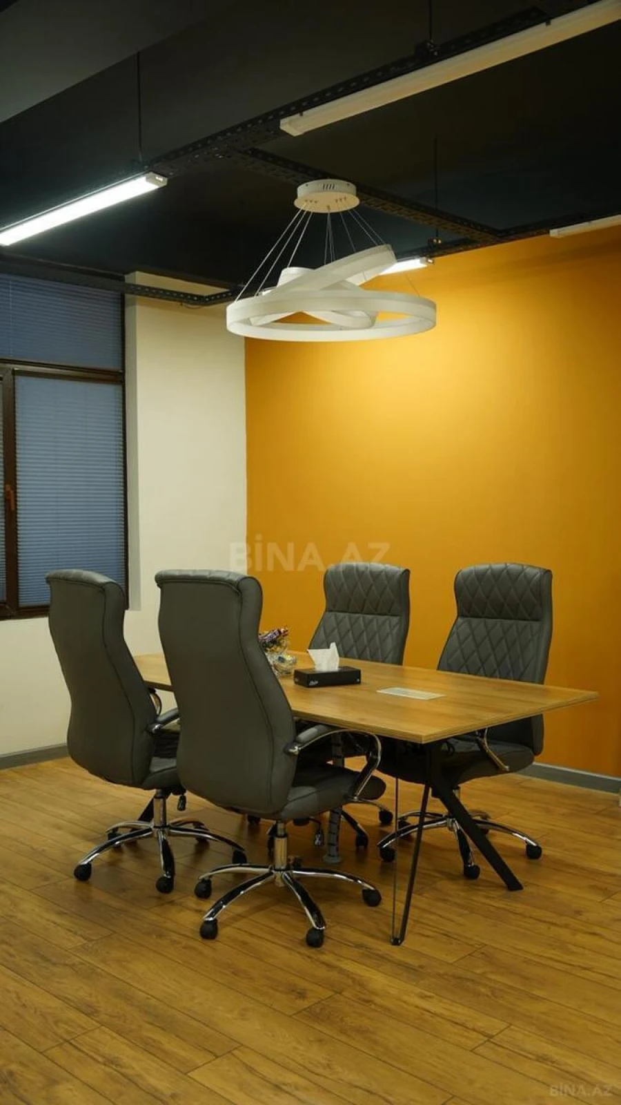 Kirayə verilir 16 otaqlı ofis 530 m²