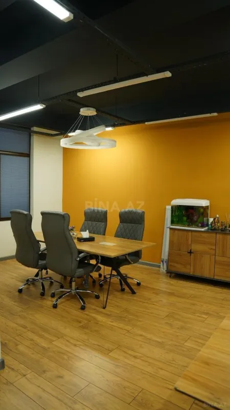 Kirayə verilir 16 otaqlı ofis 530 m²
