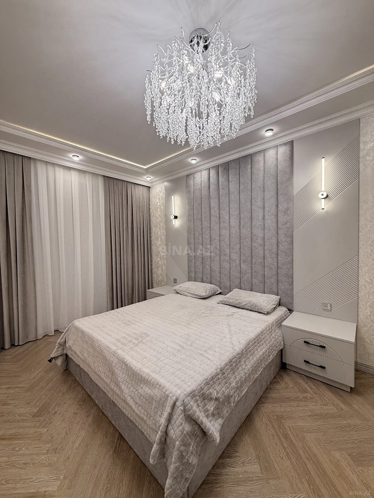 Satılır 3 otaqlı mənzil 158 m²