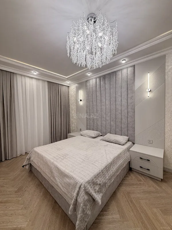 Satılır 3 otaqlı mənzil 158 m²