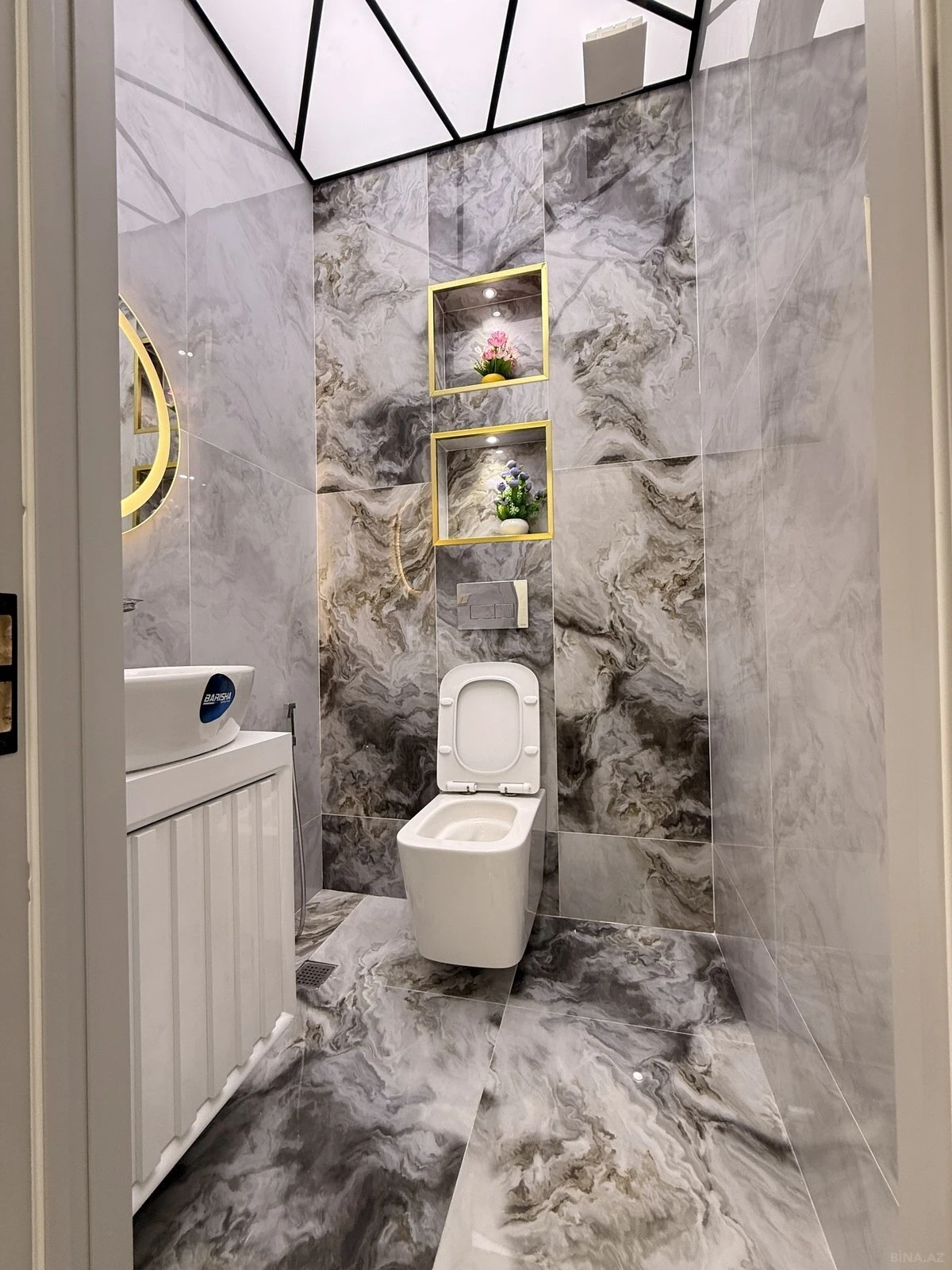 Satılır 3 otaqlı mənzil 158 m²