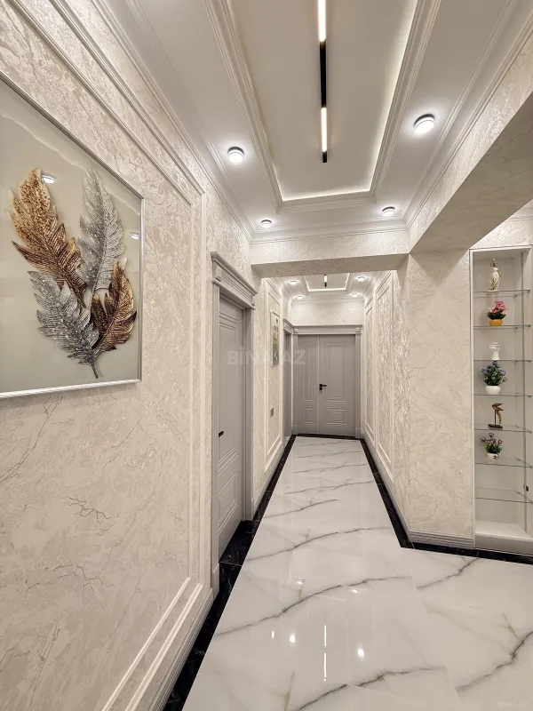 Satılır 3 otaqlı mənzil 158 m²