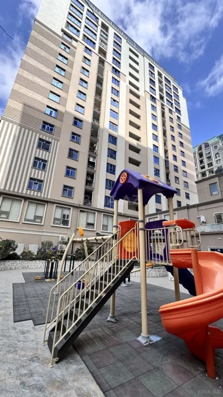 Satılır 3 otaqlı mənzil 158 m²