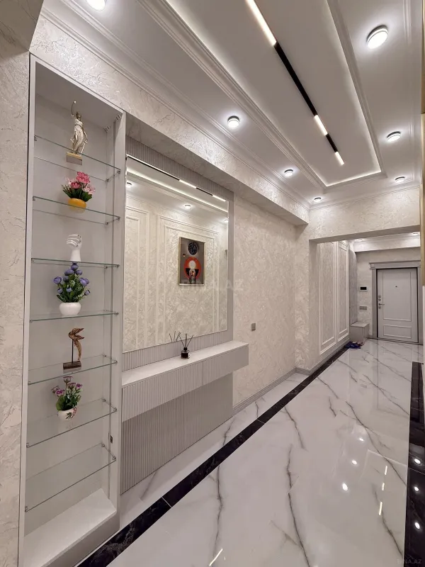 Satılır 3 otaqlı mənzil 158 m²