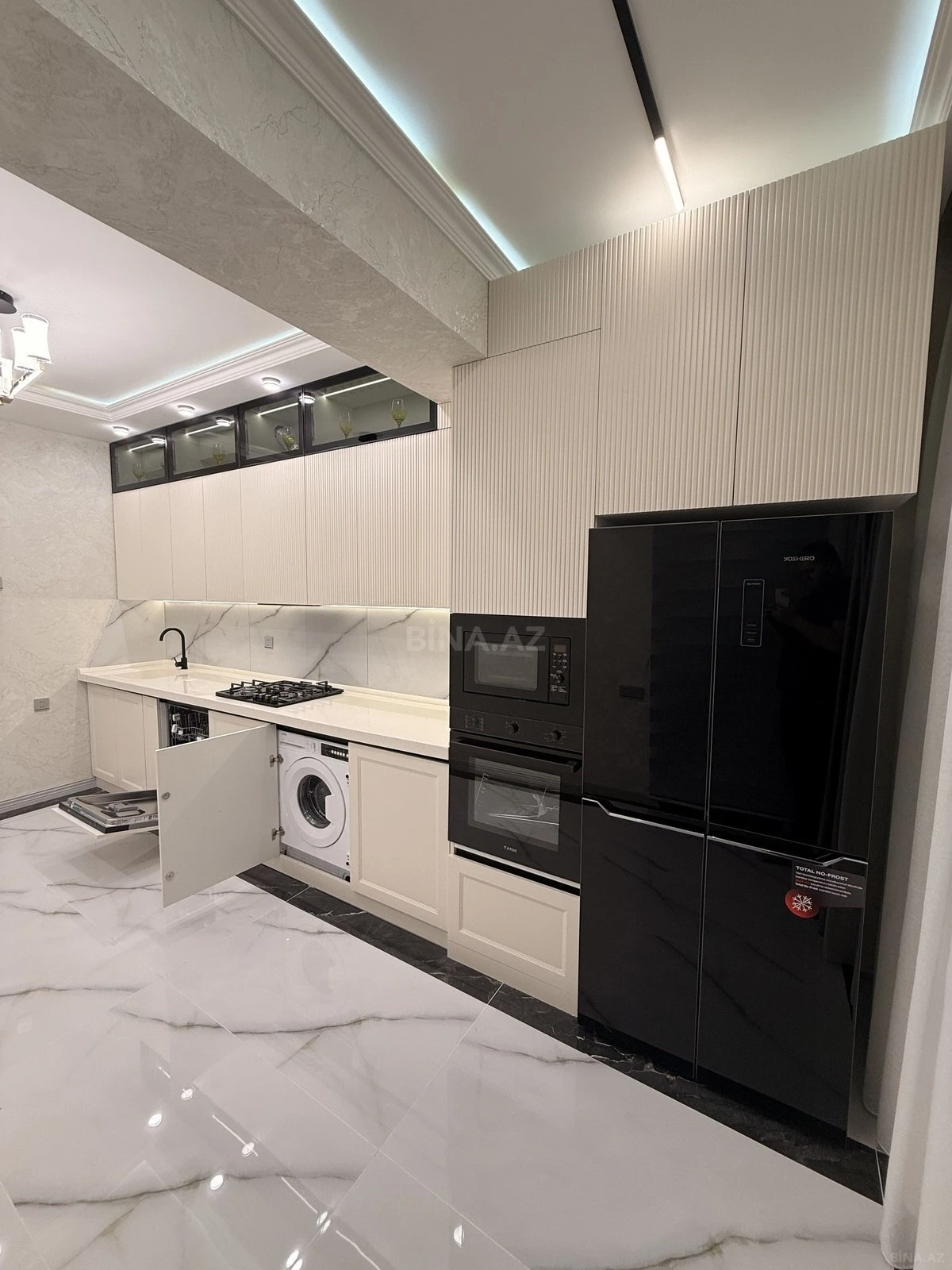 Satılır 3 otaqlı mənzil 158 m²