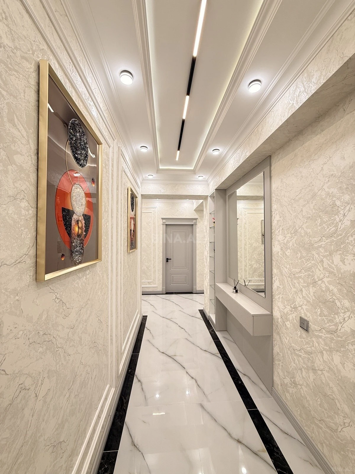 Satılır 3 otaqlı mənzil 158 m²