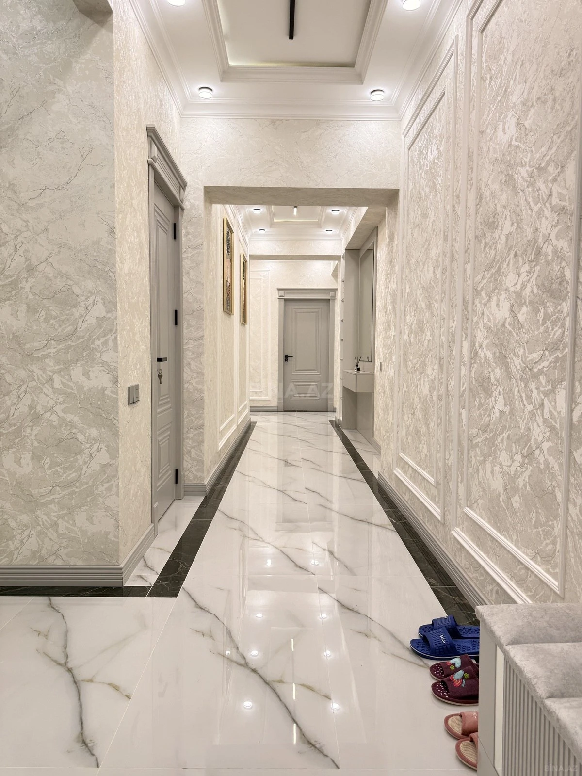 Satılır 3 otaqlı mənzil 158 m²