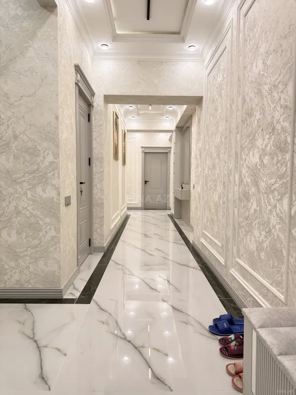 Satılır 3 otaqlı mənzil 158 m²