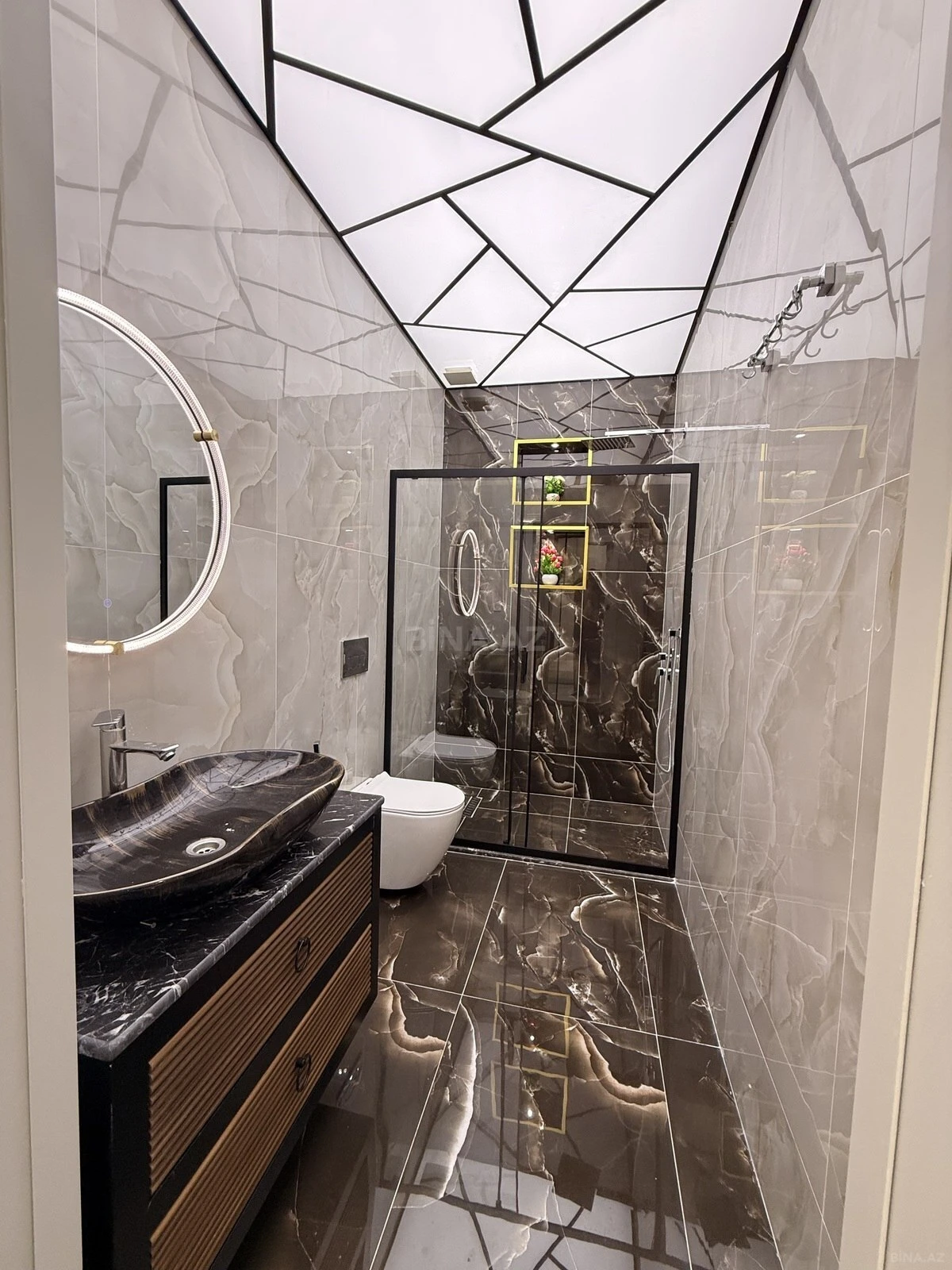 Satılır 3 otaqlı mənzil 158 m²