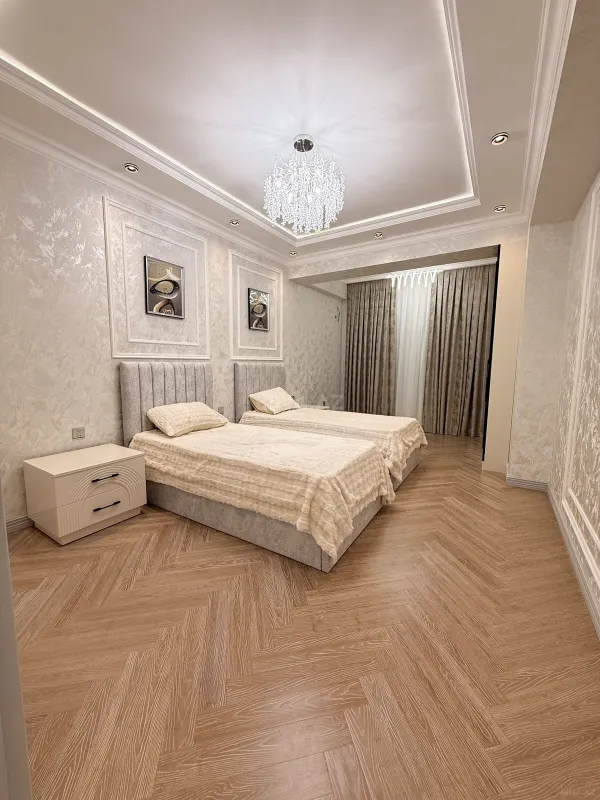 Satılır 3 otaqlı mənzil 158 m²