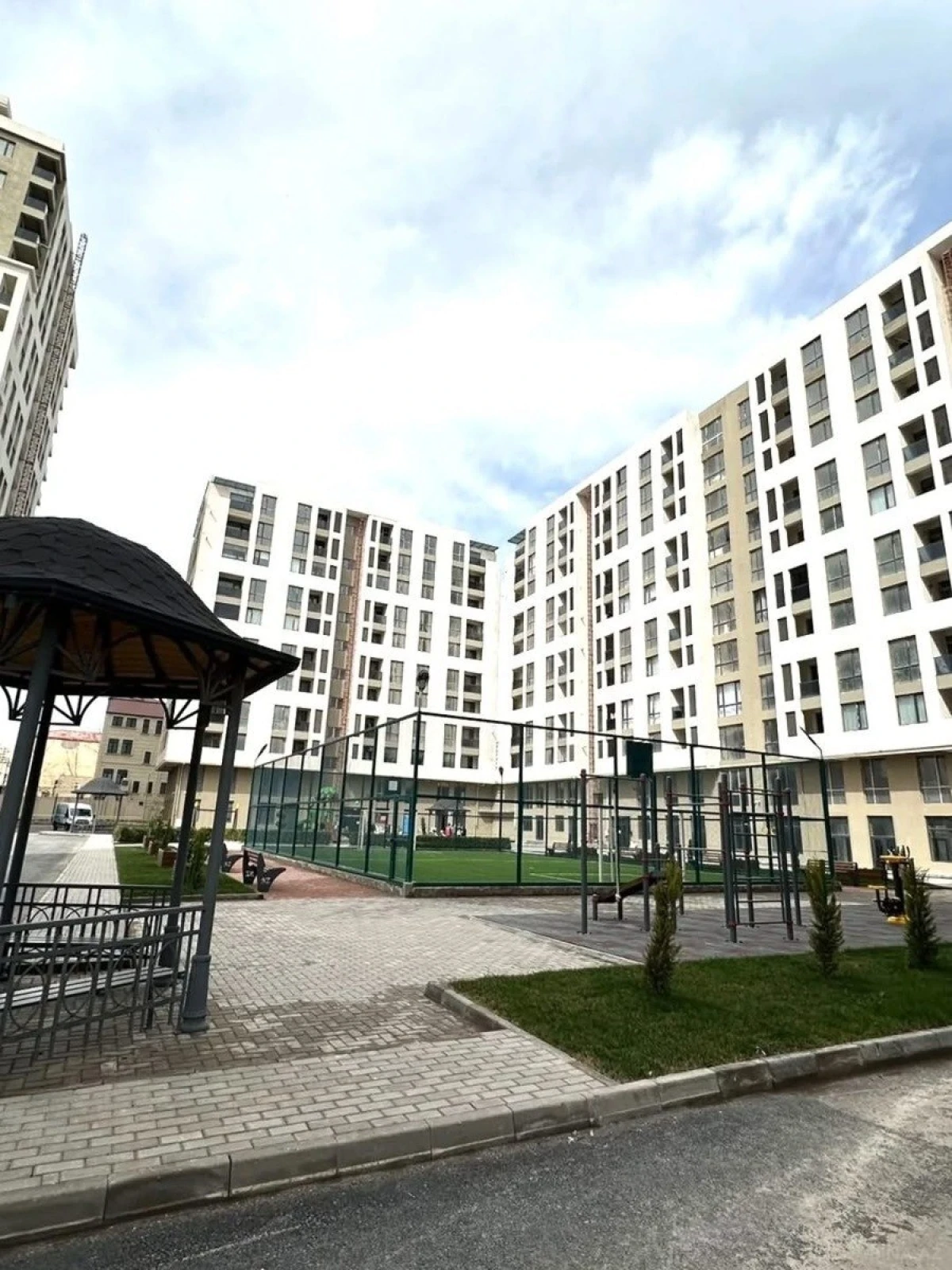 Satılır 2 otaqlı mənzil 73 m²