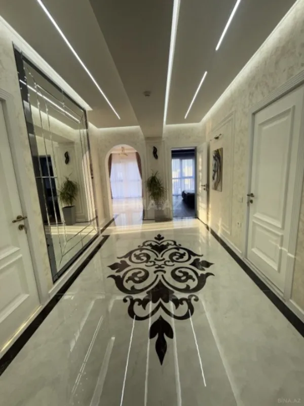 Satılır 3 otaqlı mənzil 125 m²