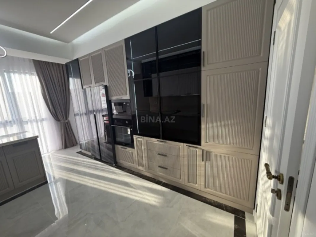 Satılır 3 otaqlı mənzil 125 m²