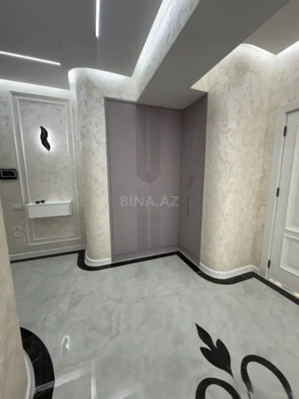 Satılır 3 otaqlı mənzil 125 m²