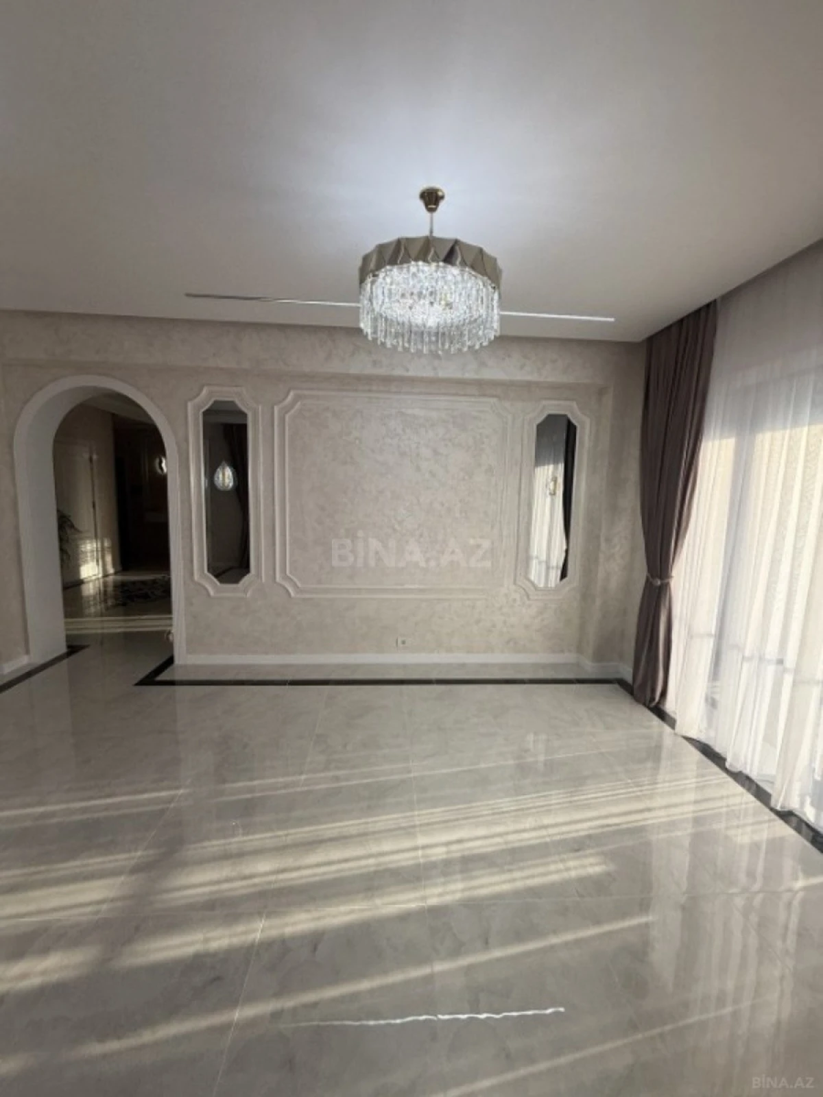 Satılır 3 otaqlı mənzil 125 m²