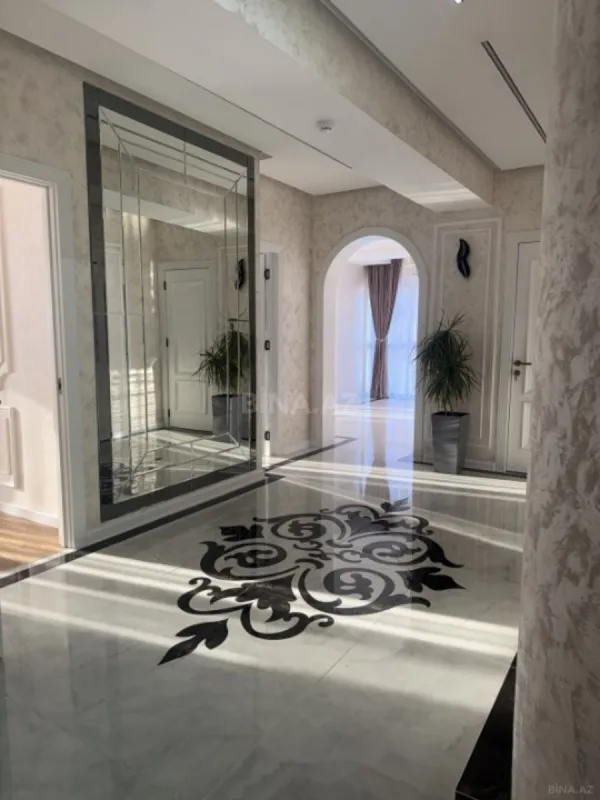 Satılır 3 otaqlı mənzil 125 m²
