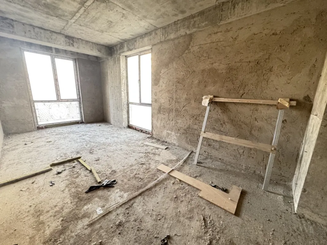 Satılır 4 otaqlı mənzil 146 m²