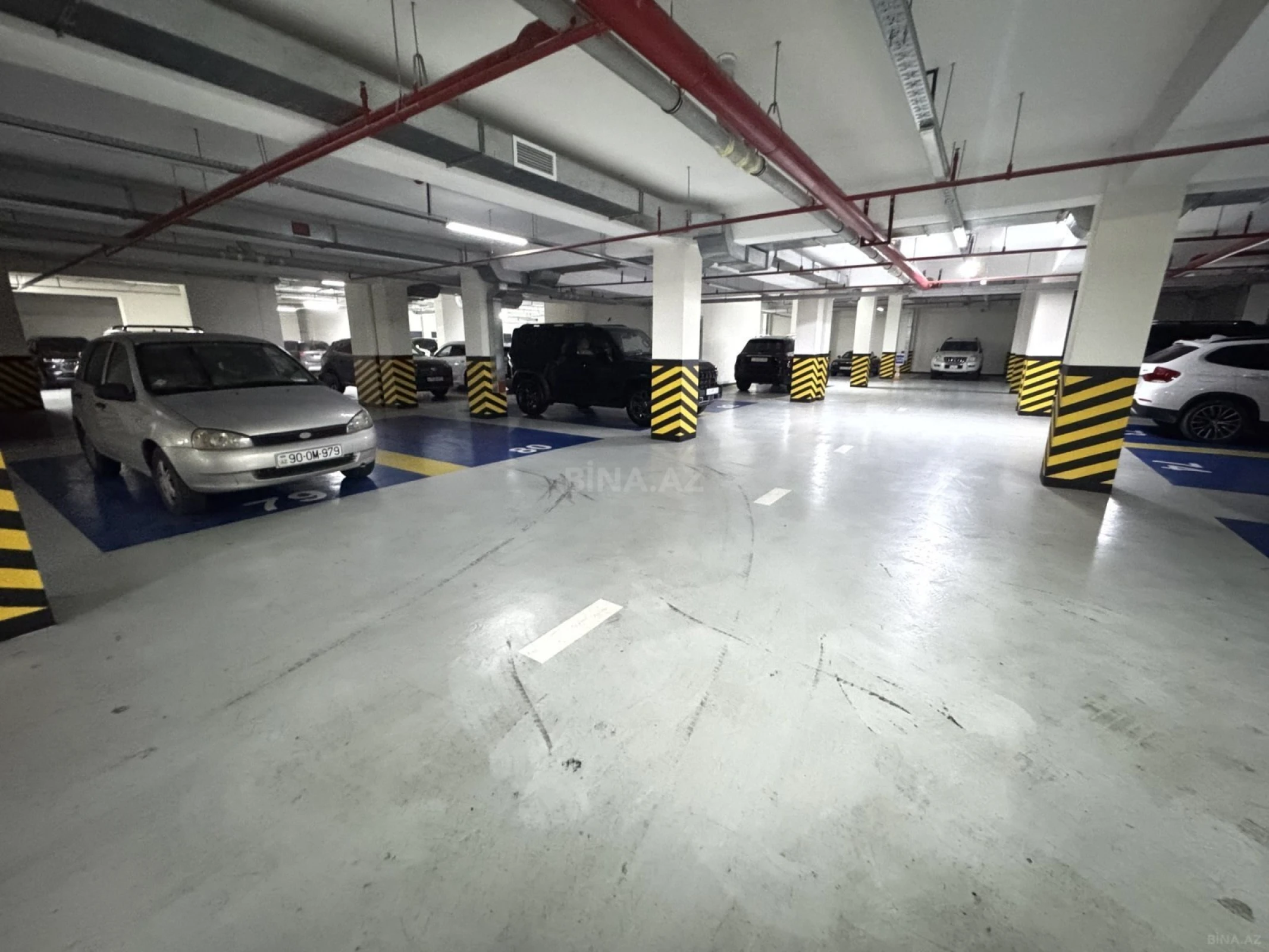 Satılır 4 otaqlı mənzil 146 m²