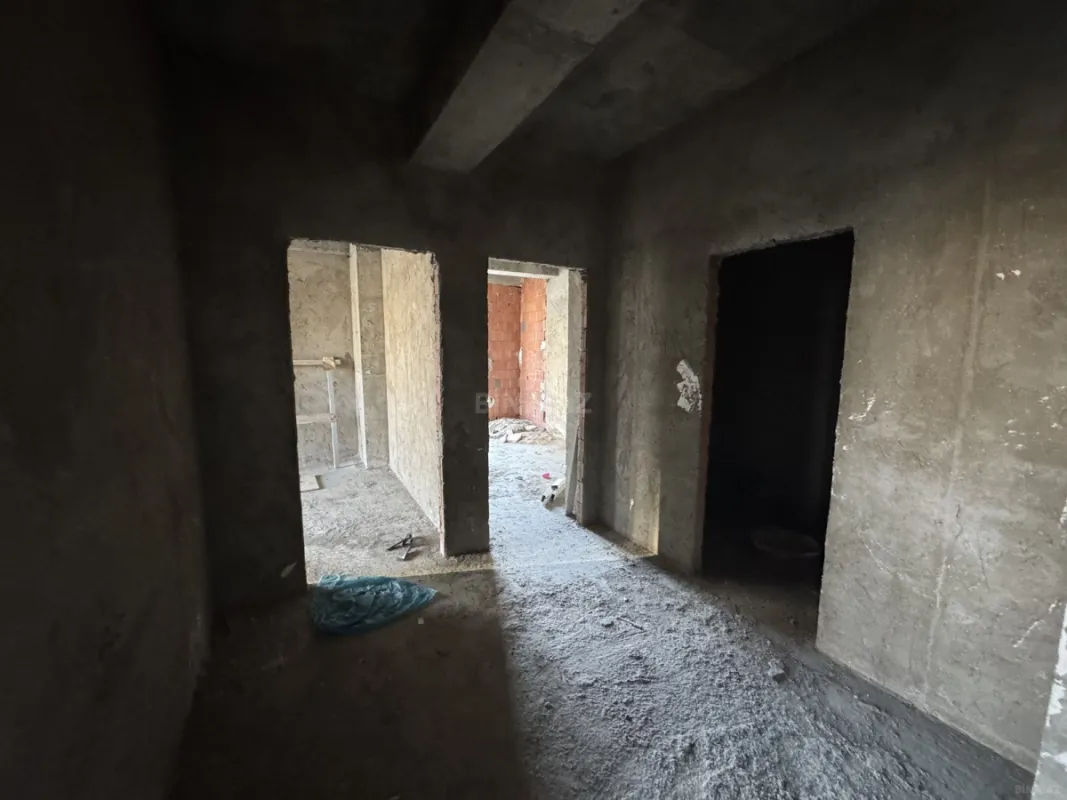 Satılır 4 otaqlı mənzil 146 m²