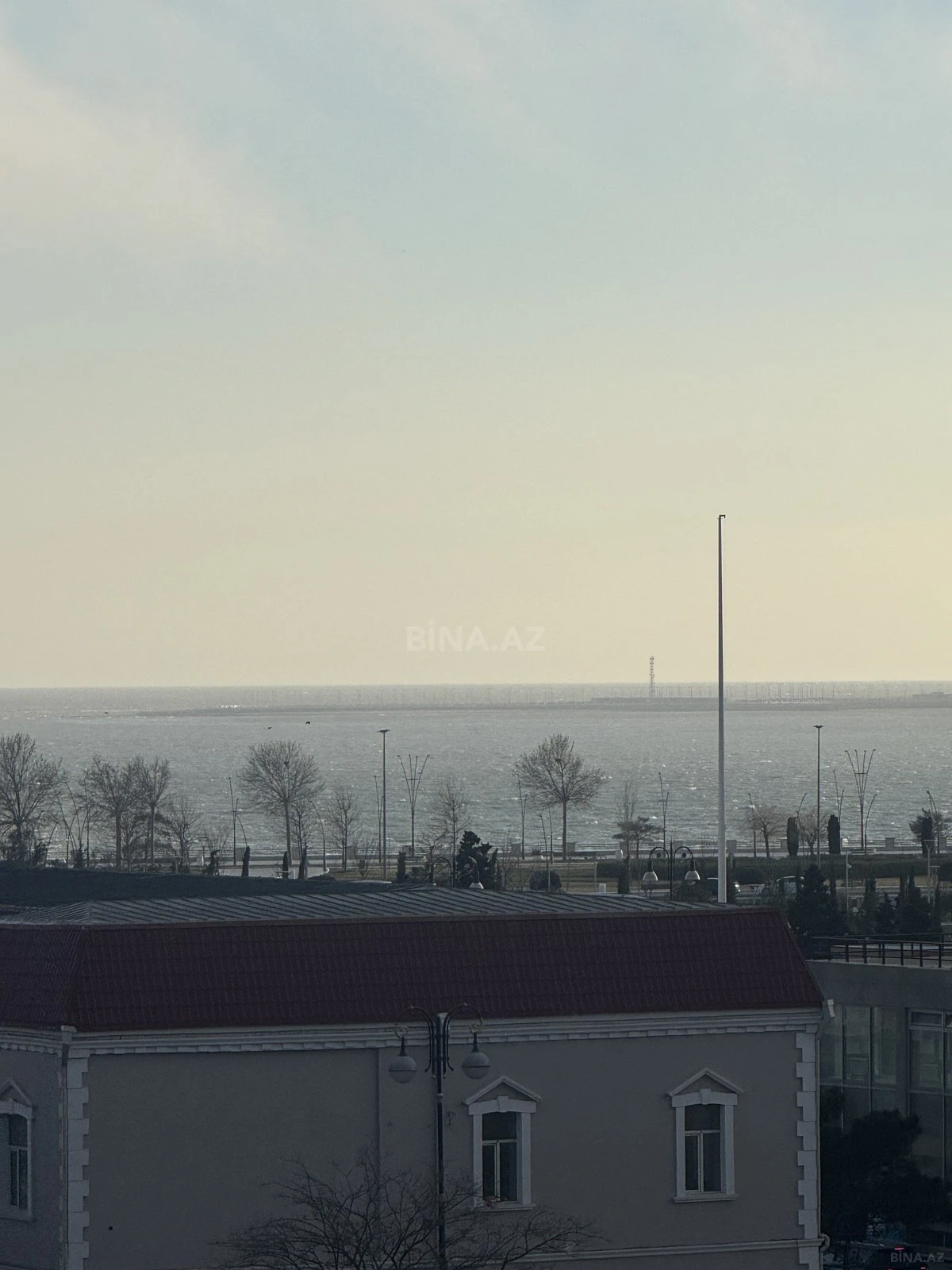 Satılır 4 otaqlı mənzil 146 m²