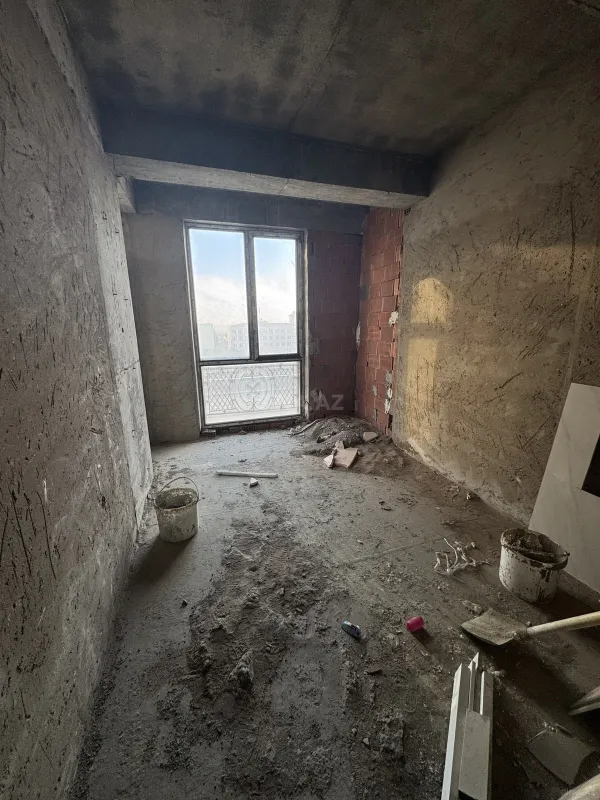 Satılır 4 otaqlı mənzil 146 m²