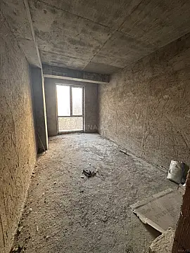 Satılır 4 otaqlı mənzil 146 m²