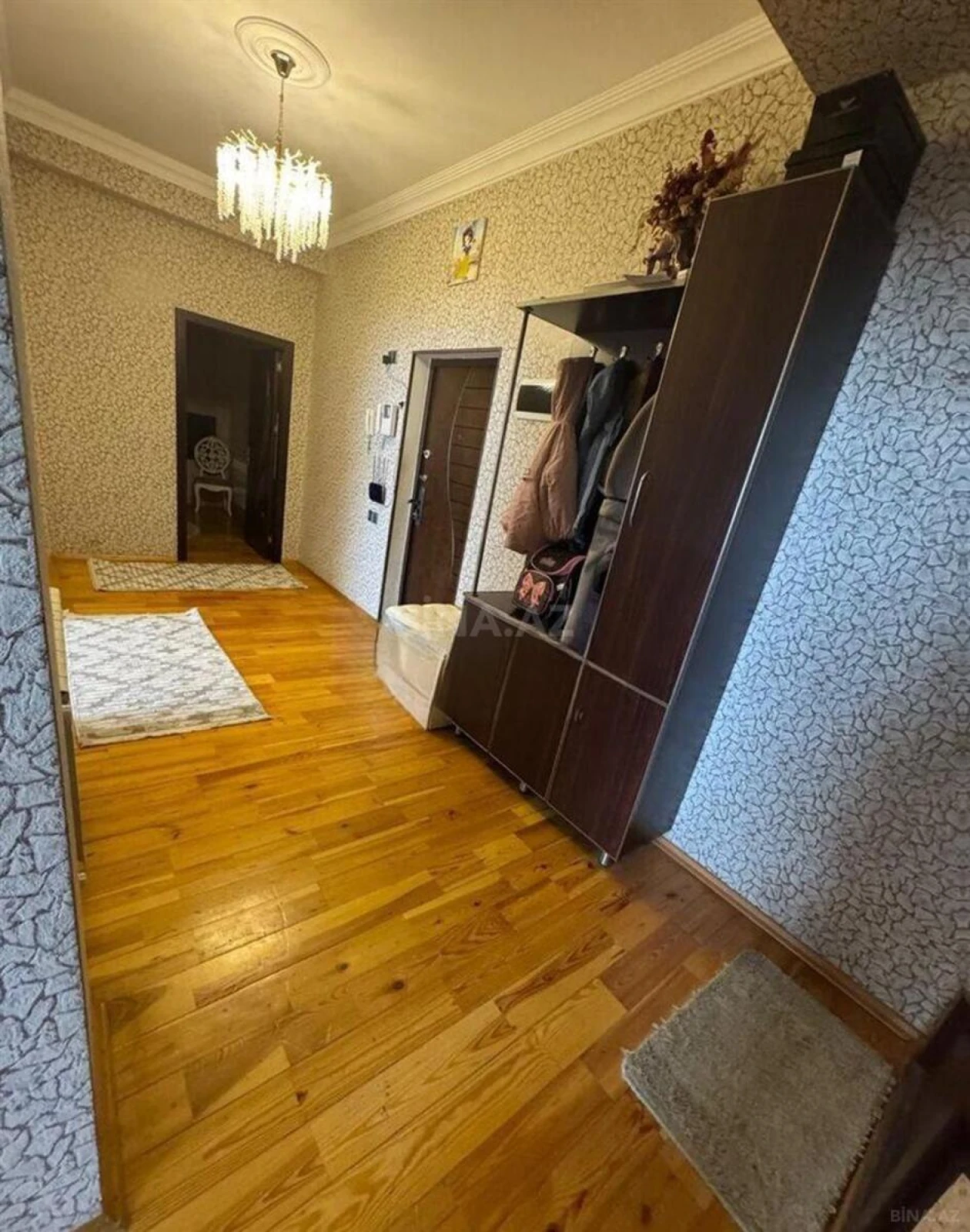 Satılır 3 otaqlı mənzil 105 m²