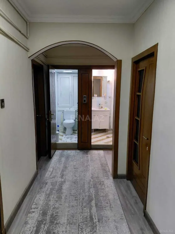 Satılır 5 otaqlı mənzil 120 m²