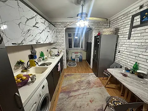 Satılır 5 otaqlı mənzil 120 m²