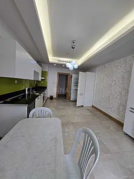 Kirayə verilir 5 otaqlı mənzil 265 m²