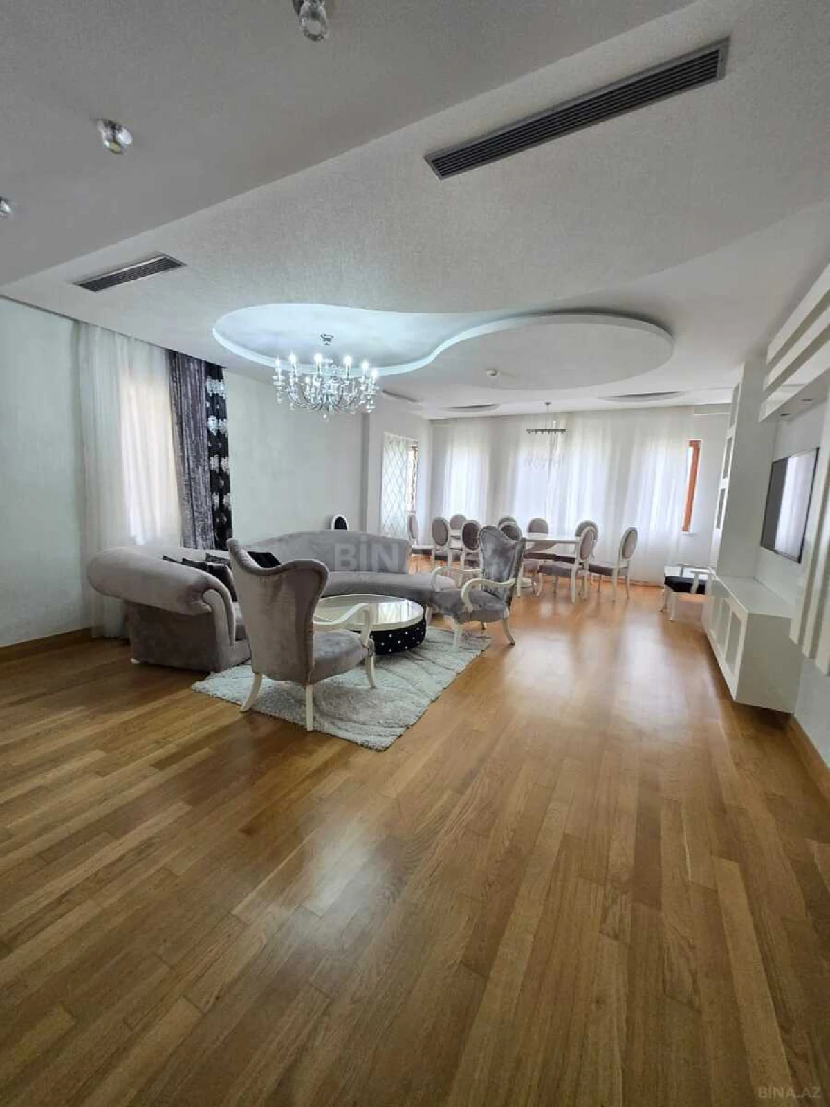 Kirayə verilir 5 otaqlı mənzil 265 m²