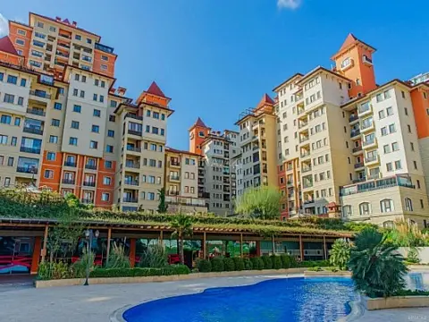 Kirayə verilir 5 otaqlı mənzil 265 m²