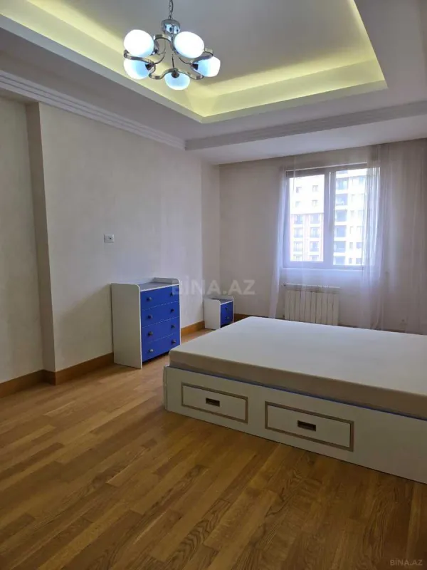 Kirayə verilir 5 otaqlı mənzil 265 m²