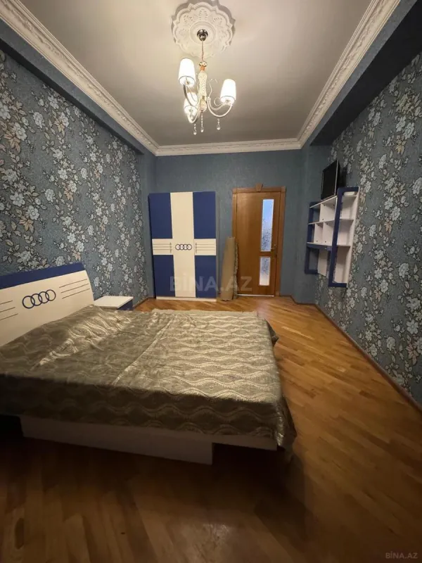 Satılır 3 otaqlı mənzil 125 m²