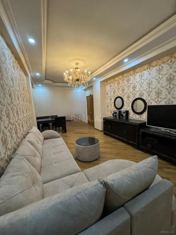 Satılır 3 otaqlı mənzil 125 m²